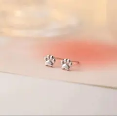 肉球 モチーフシルバー ピアス 小さい 犬 猫 ペット