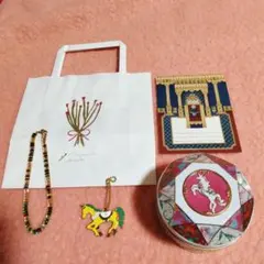 ユニコーン　キラキラビジュー付き✭青山デカーボ✭ ユニコーン缶✭チェーン