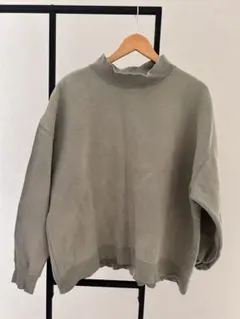 LOWRYS FARM オリーブグリーン ハイネック トレーナー