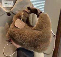 ショルダーバッグ　ファーバッグ　もこもこ　2way 手提げバッグ　ハンドバッグ