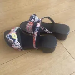 ⭐️進撃の巨人で有名な天領日田で購入⭐️花柄の桐下駄