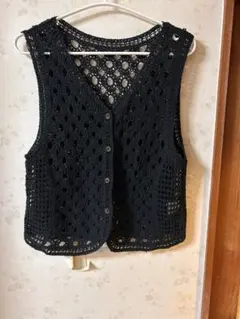 黒い透かし編みベスト Mサイズ