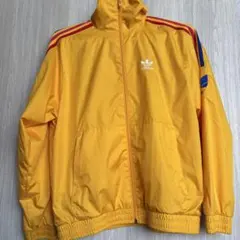 adidas イエロー ナイロンジャケット XS