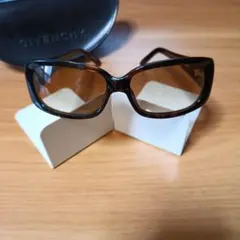 GIVENCHY SGV611S サングラス べっ甲柄のサムネイル