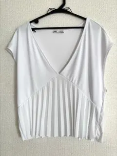 【ZARA】Ｖネックプリーツカットソー