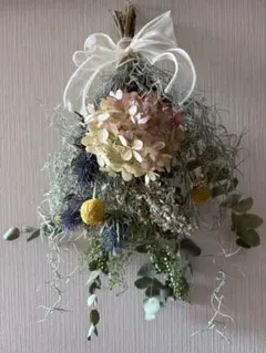 紫陽花と野ばらの実のスワッグ ドライフラワースワッグ ドライフラワー