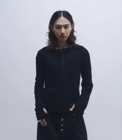 カレンソロジ－ ヘンリーレースロングスリーブTシャツ ブラック