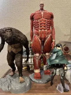 進撃の巨人　一番くじ　箱あり　超大型巨人　獣の巨人　リヴァイ　ちょこのっこセミ