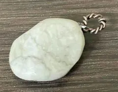お買い得　白翡翠　ハンドメイドジュエリーペンダント　一点物！