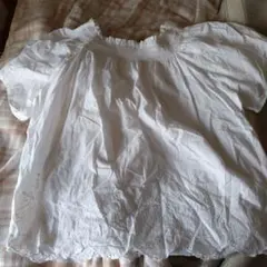 Disneyホワイト 半袖 シャーリング ネック トップス最終価格650円‼️