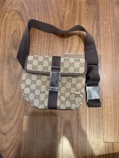 GUCCI GGキャンバス ボディバッグ ウエストポーチ ORIGAMI着用 - メルカリ