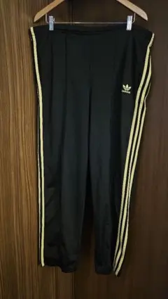 90s　黒×金　アディダス　adidas　トラックパンツ　ジャージ　メンズM