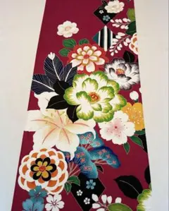 京友禅　はぎれ〈5884〉桜　ダリア　ユリ　真紅色地模様　着物Kyo yuzen