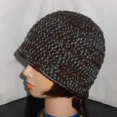 ℳ・濃茶／緑・少々厚手・ビーニー・クラッシャーハット・男女兼用・ハンドメイド手編