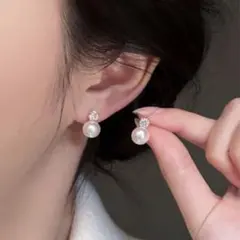 【新品未使用】パールビジューピアス ホワイト