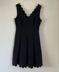 新品未使用 BANANAREPUBLIC スカラップワンピース