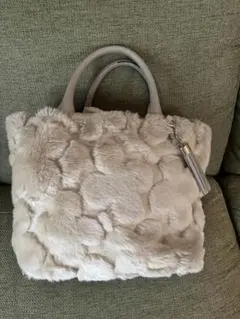 ♡アンテプリマミスト♡ファー トートバッグ♡タッセル付き♡ベージュ♡ フィオーリ