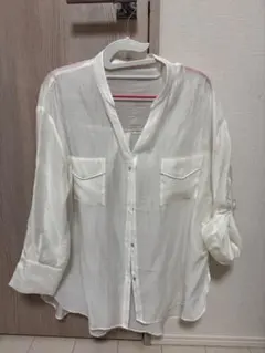 ホワイト シアー　イン用ボタン付き長袖シャツ