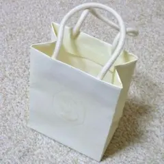 Item thumbnail for item b10be8a7-e5f3-4d0f-890c-7a8ce5715b75