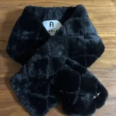 美品　FURLA ブラックファー マフラー