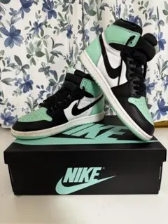 NIKE AIR JORDAN 1 green grow