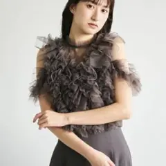 三上悠亜着用】ボリュームフリルニットトップス - メルカリ