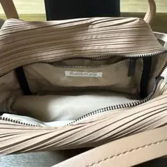 【極美品】BIAS PLEATS BAGイッセイミヤケのサムネイル