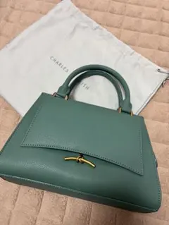 CHARLES & KEITH グリーンハンドバッグ