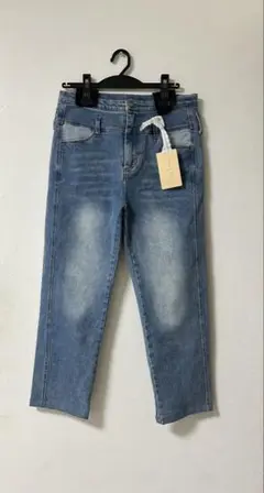 新品タグ付き　Pizzo Bianco ロゴ入り　ストレート　美脚　デニム