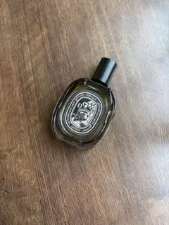 ディプティック フルールドポー ソリッドパフューム 箱付き 袋付 練