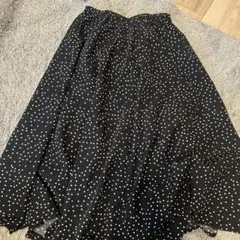 黒地に白ドット フレアスカート