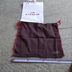 COACHの巾着と紙袋