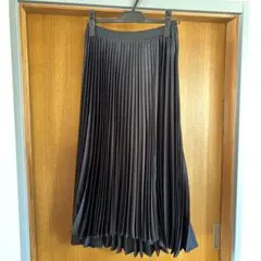 UNIQLO x Theory ブラックプリーツスカート