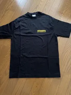 ✨vetements イエローロゴTシャツのサムネイル