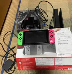 中古　Nintendo Switch ネオンピンクグリーン 本体　豪華おまけ