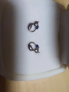 ブルーサファイア ピアス 猫 ねこ K10ホワイトゴールド レディース ピアス