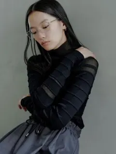 ミースロエ【WEB限定】シアー切り替えRIBタートルニット（BLK）新品