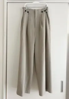 伊勢丹購入　定価44,000円　デパリエ　DEPAREILLE パンツ