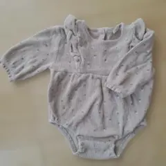 Tarte a Tarte ベージュロンパース