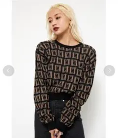 LAGUA GEM MONOGRAM KNIT TOPS ショート丈のサムネイル