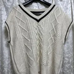 INGNI アイボリー Vネックニットベスト
