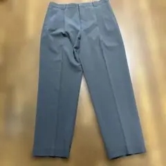 グレー スラックス ストレートフィット