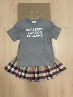 バーバリー　8Y 128 120 130 現行タグ　Tシャツのみ　ロゴTのサムネイル