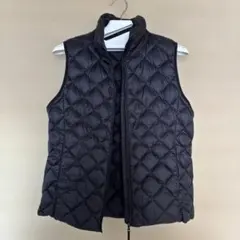 UNIQLO 黒 ウルトラライトダウン　ベスト