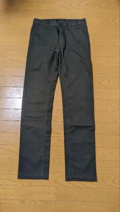 ユニクロ　メンズ　チノパン