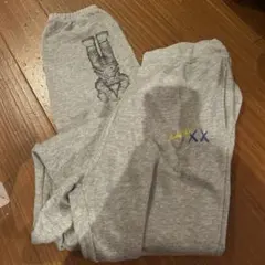 UNIQLO KAWS グレー スウェットパンツ