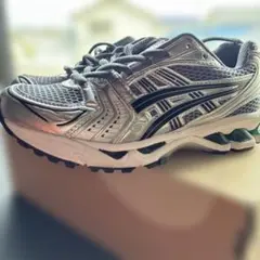 ASICS GEL-KAYANO 14 23.5センチ小さめのサムネイル