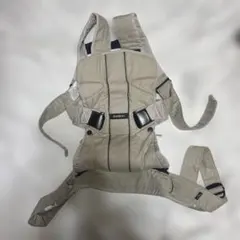 ベビーキャリア　One ベージュ　BABY BJORN 抱っこ紐　新生児〜3歳