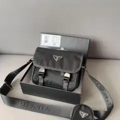 PRADA ナイロンショルダーバッグ ブラック