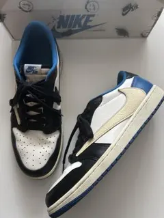TRAVIS SCOTT / FRAGMENT AIR JORDAN1 LOW